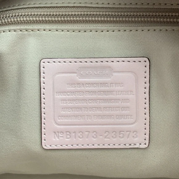 COACH Ballet Pink Leather Barrel Bag
Excellent Condition, barely used. - Picture 5 of 14